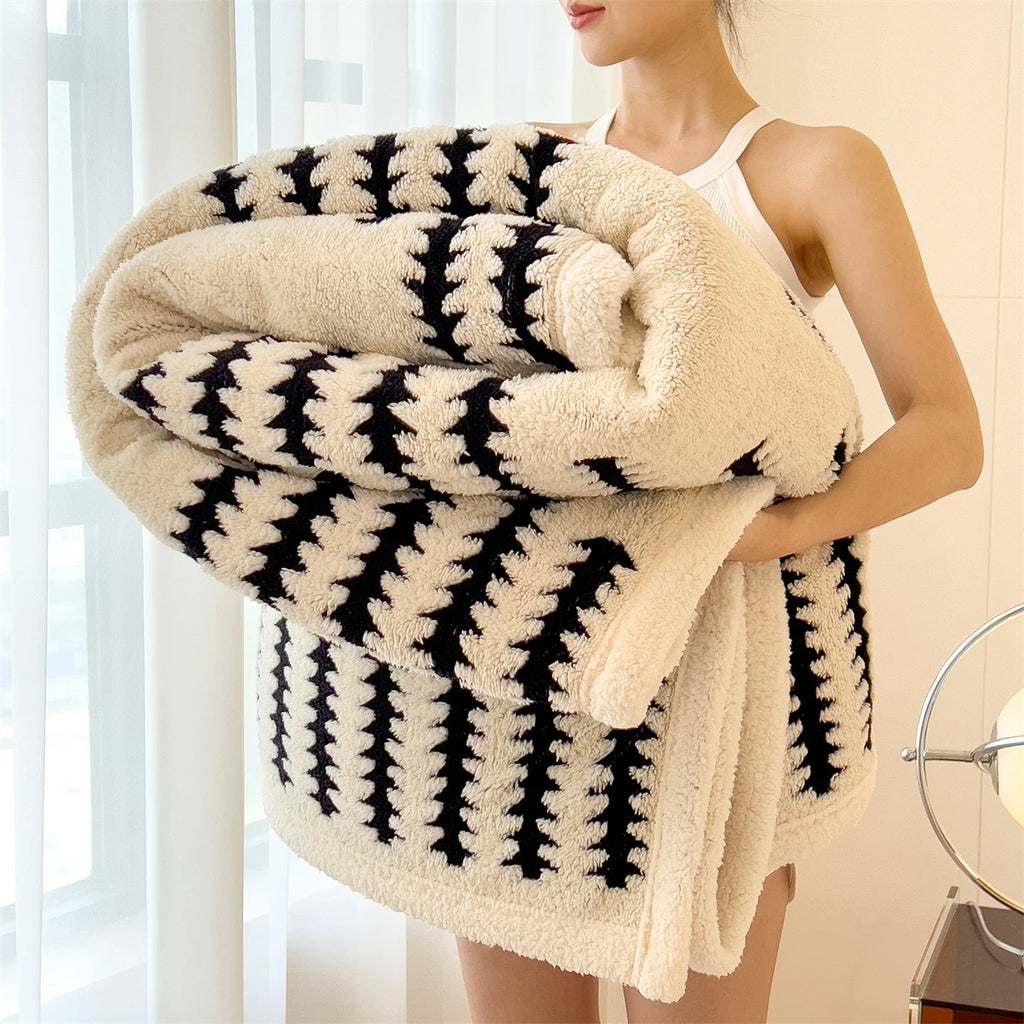 1PC Reversible Fluffy Sherpa Lined Blanket, Ultra Soft Heavyweight Fleece Blanket, Stylish Decorative Warm Blanket for Living Room Apartment