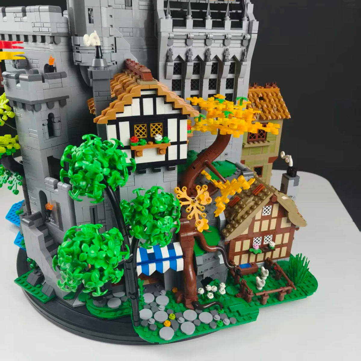 9691PCS  Lion's Tower Castle Architecture Series 9691 Particle Number Model Ornament