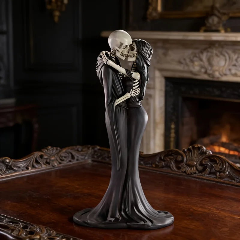 Skeleton couple statue, Halloween resin ornament, suitable for indoor home decoration, mysterious and dark atmosphere sculpture