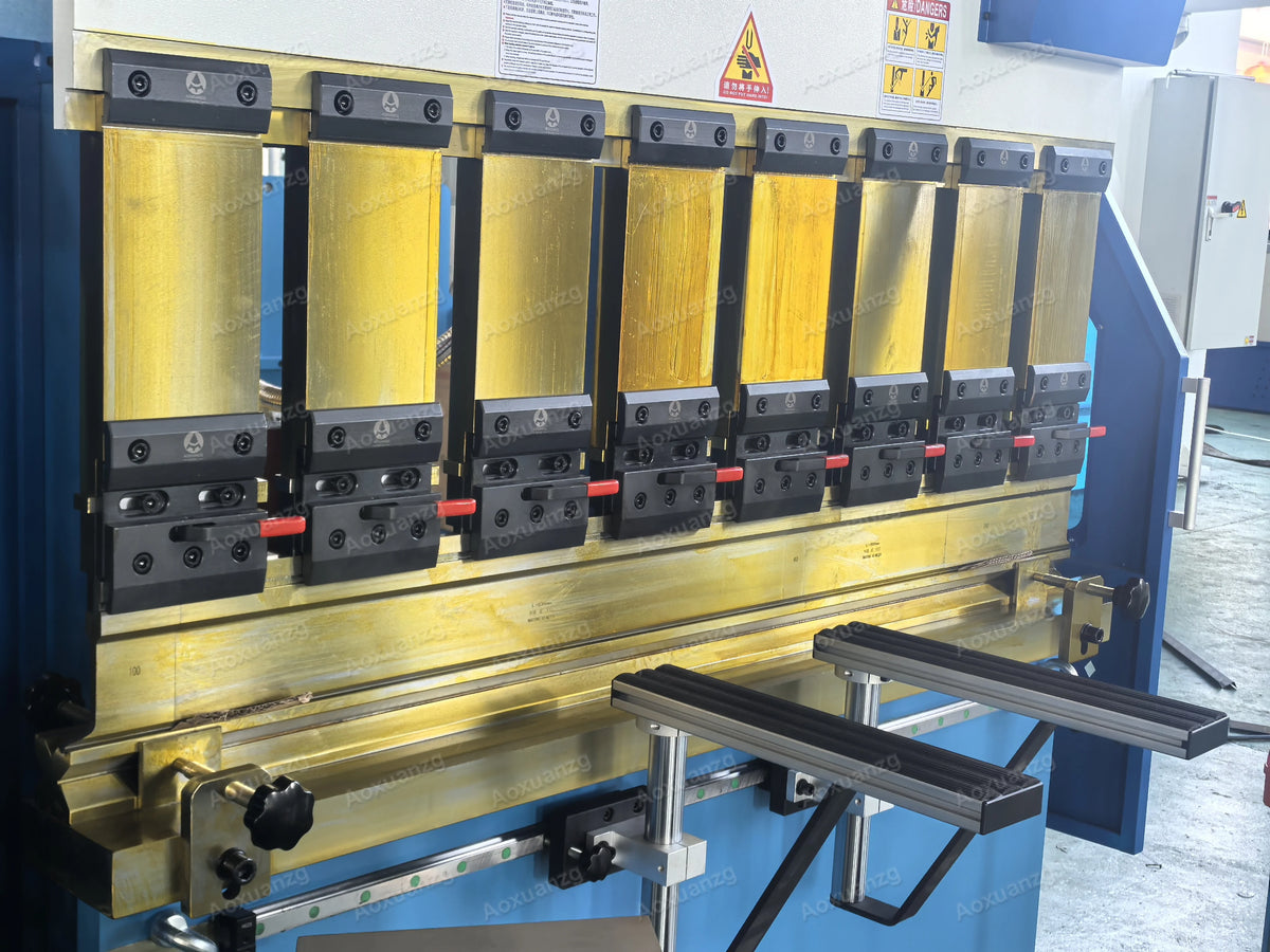 Customized 63T1600 TP10S Controller CNC Hydraulic Press Brake Machine for Bending Sink and CisternBending Machine