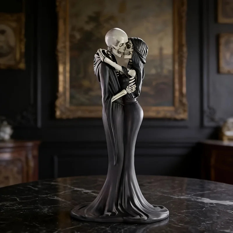 Skeleton couple statue, Halloween resin ornament, suitable for indoor home decoration, mysterious and dark atmosphere sculpture