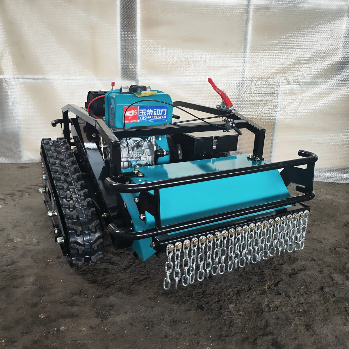 Newly designed self-propelled tracked lawn mower with automatic remote control for grass cutting and shredding