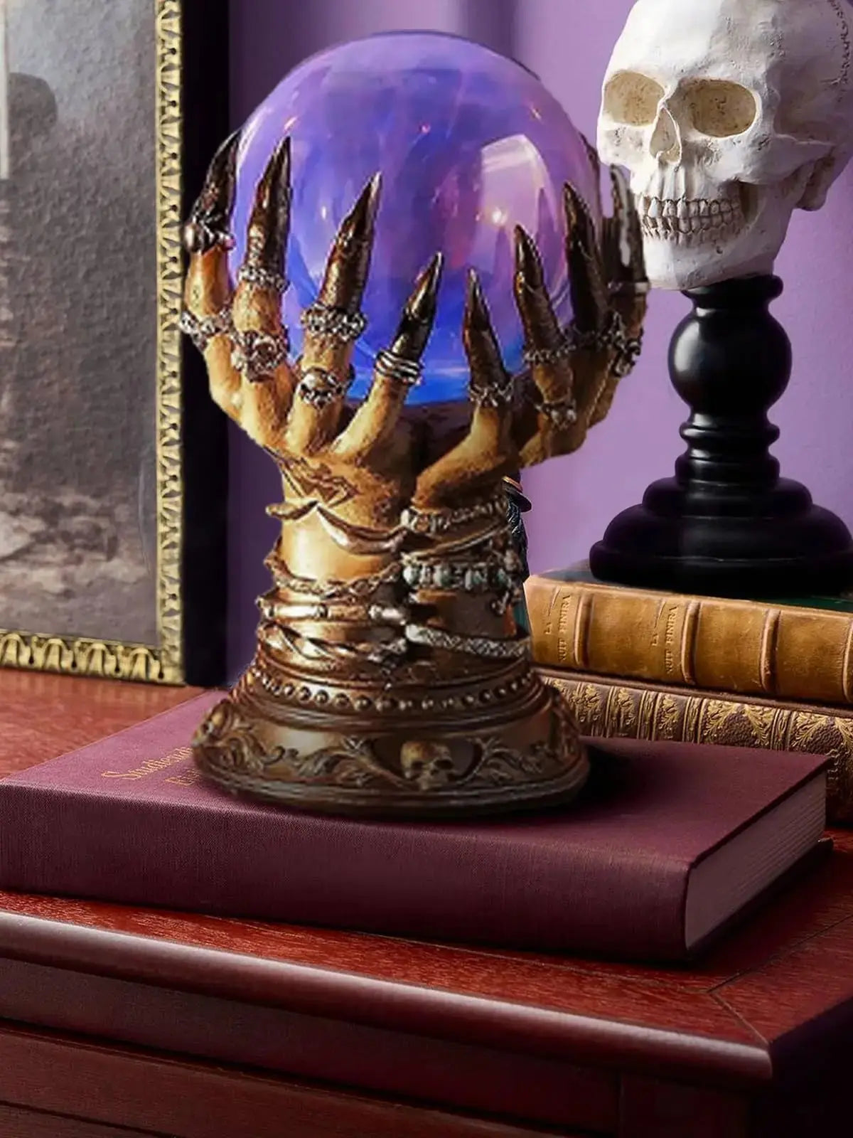 Witch's Grasp Crystal Ball Light - Gothic Decor LED Lamp, Skeleton Hand Crystal Ball, Mystical Home Decor for Halloween & Cospla