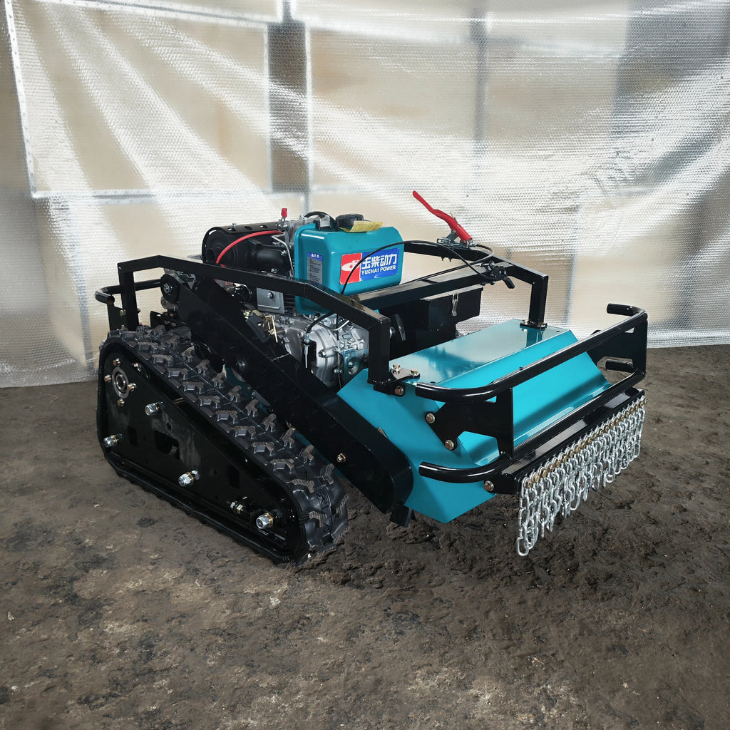 Newly designed self-propelled tracked lawn mower with automatic remote control for grass cutting and shredding