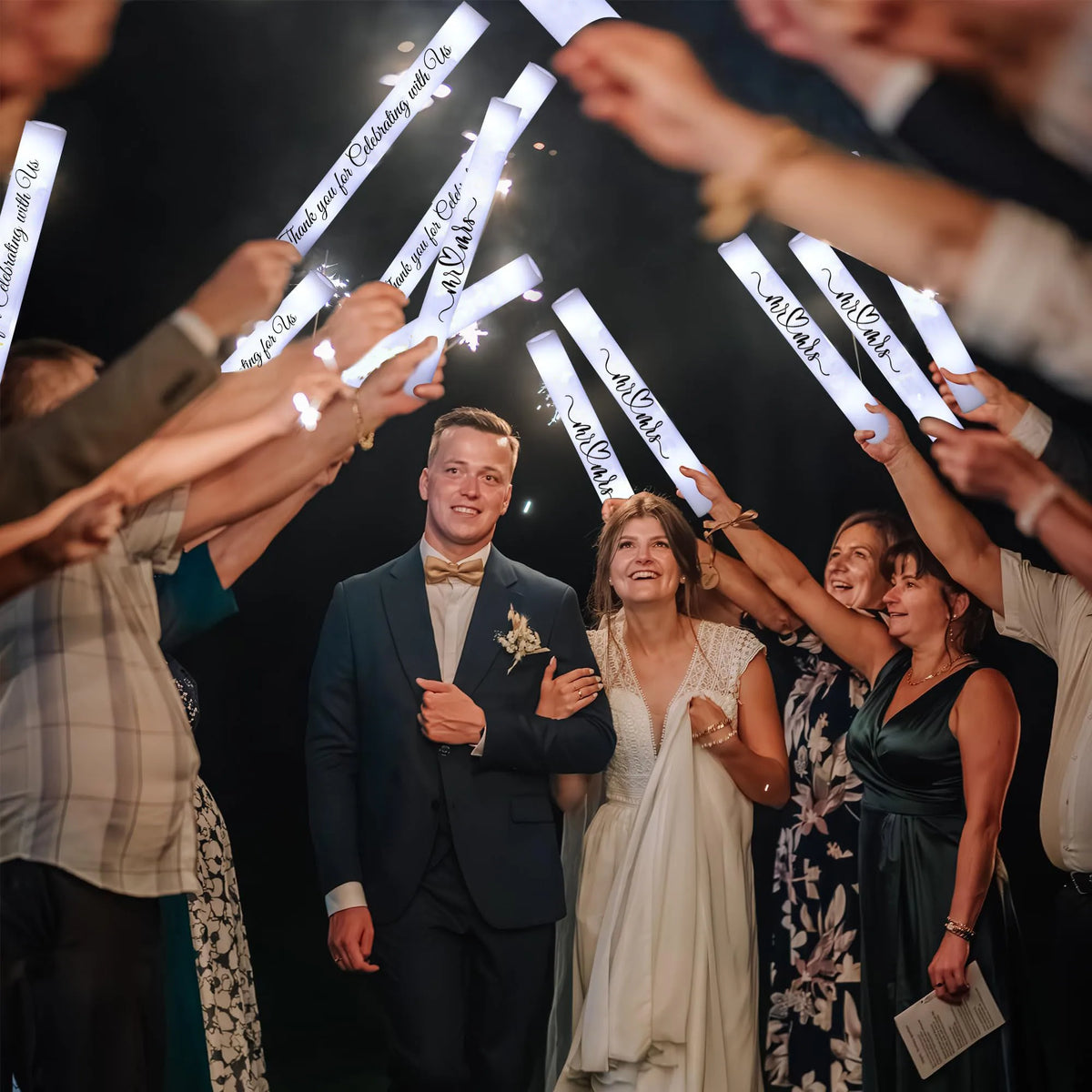 25-100Pcs Led Foam Glow Sticks Wedding Glow Sticks for Reception Light up Sticks Bulk for Wedding Party Concert Party Supplies