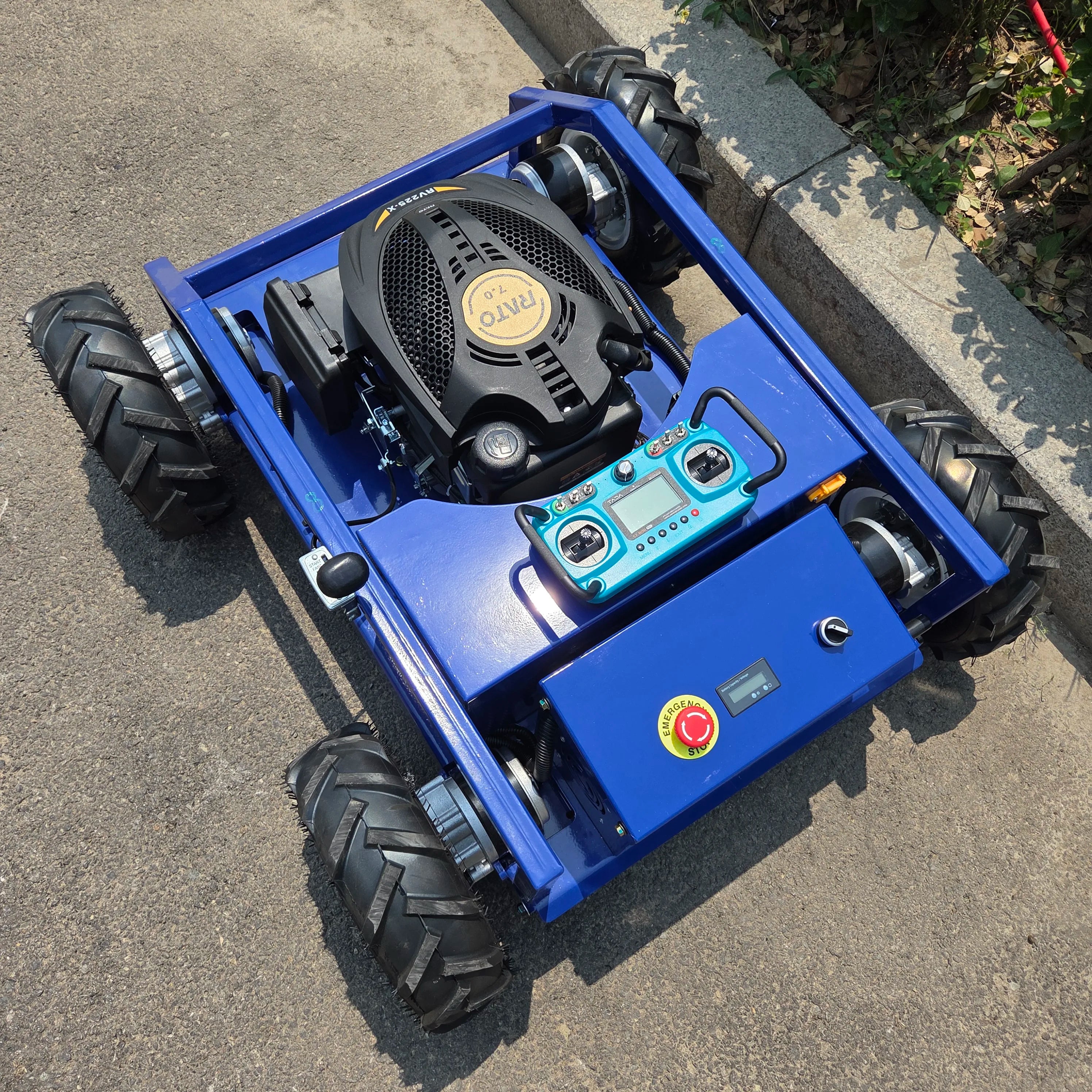 Ergonomic Lawn Mowers Self Propelled Gas CE/EU5/EPA 1500 ㎡/h 5KM/H 45° Support Customization Made in China Compact Body