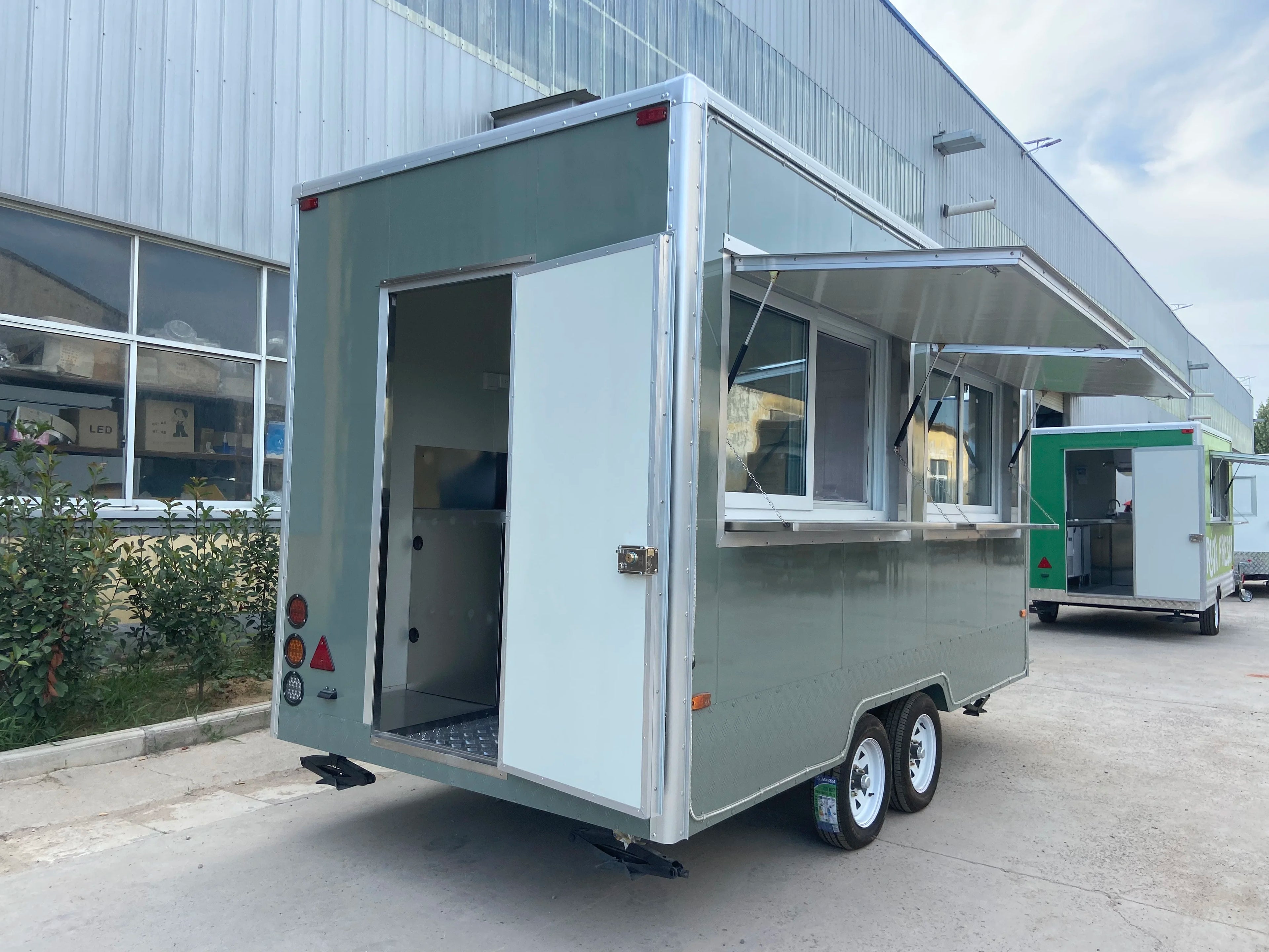 Mobile Food Truck With Fully Equipped Kitchen Street Vending Trailer With Fryer Grill Sink For Hot Dog Burger Pizza