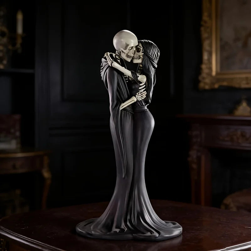 Skeleton couple statue, Halloween resin ornament, suitable for indoor home decoration, mysterious and dark atmosphere sculpture
