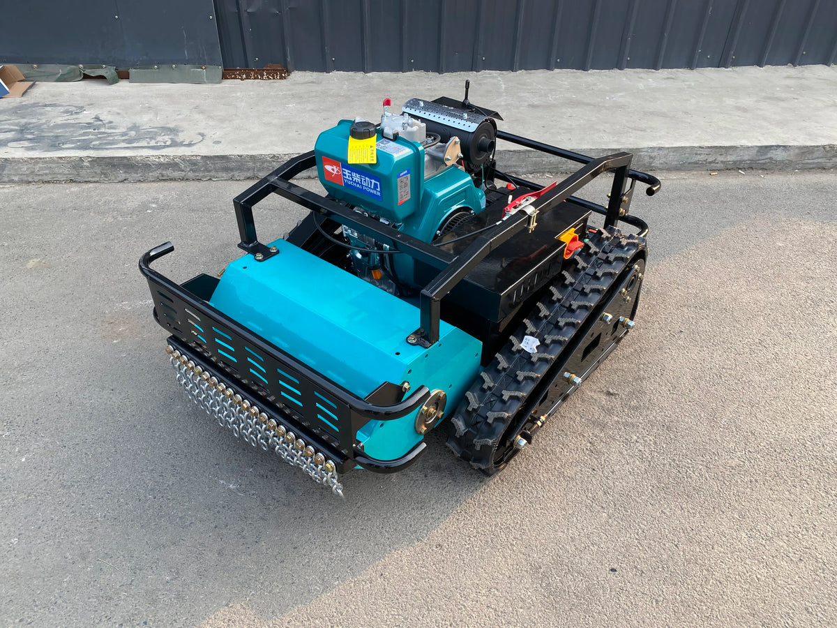 Newly designed self-propelled tracked lawn mower with automatic remote control for grass cutting and shredding
