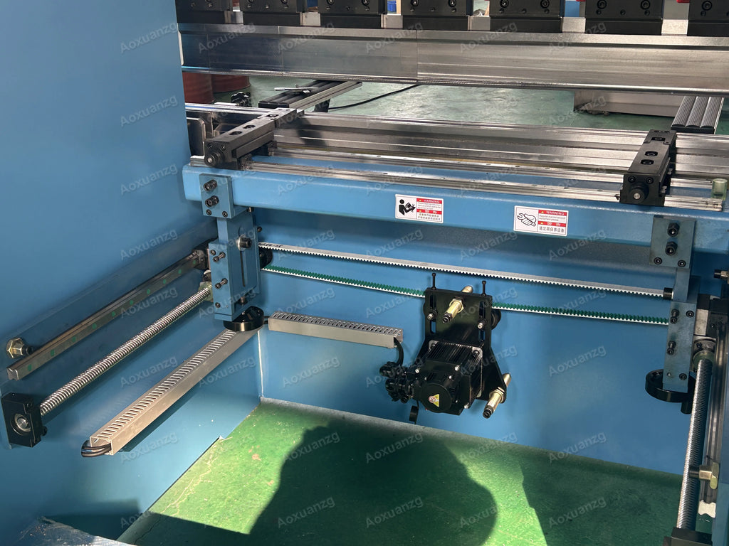 Customized 63T1600 TP10S Controller CNC Hydraulic Press Brake Machine for Bending Sink and CisternBending Machine